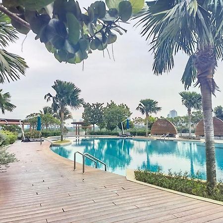 1519 Almas Suites Seaview Sunrise Netflix By Stay Nusajaya  Bagian luar foto