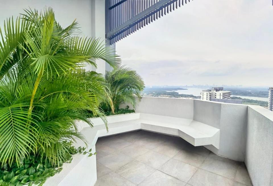 1519 Almas Suites Seaview Sunrise Netflix By Stay Nusajaya  Bagian luar foto
